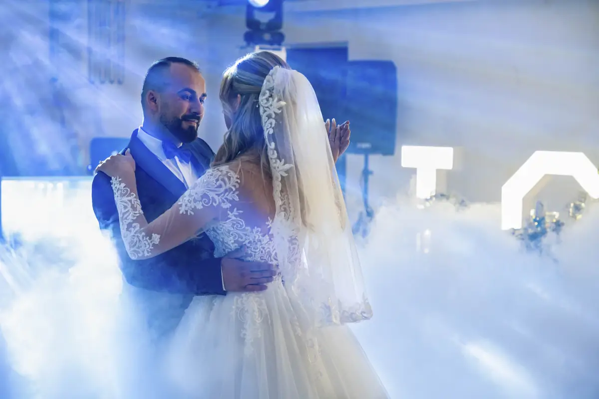 First dance in a cloud of haze